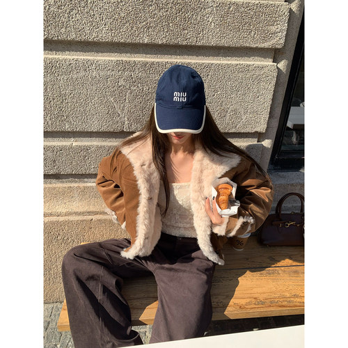 牙套大汪【新贵千金】棕立领设计短款防风保暖正反两穿仿毛绒外套 - 图0