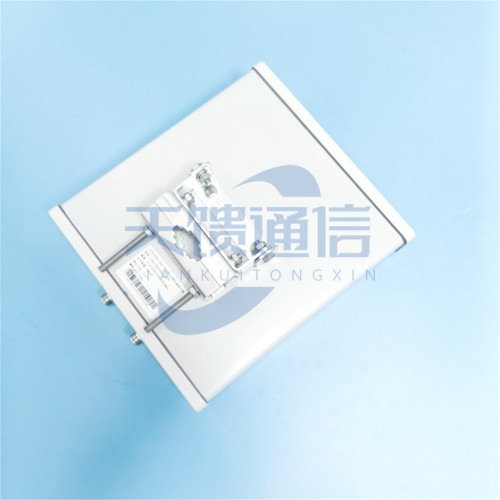 566MHz图传数传电台定向天线607-678MHz双极化定向板状天线8dBi - 图1