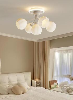 卧室灯简约现代创意花朵奶油风吸顶灯温馨书房灯具2023年网红新款