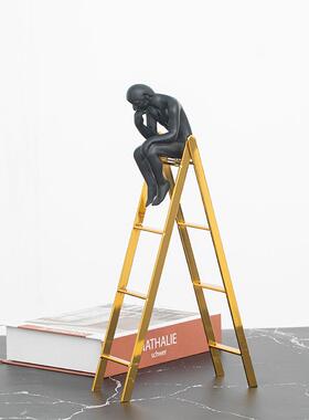 创现代简约人物楼摆梯客厅装饰品意思考者金摆件书房桌面6536玄属