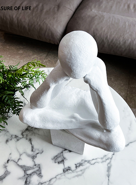 现代简约创意人像摆件样板房抽象人物雕塑玄关软装家居酒柜艺术品