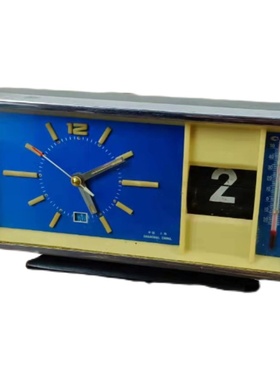 民俗老物件老式缝纫机机头收藏家用收音机马头钟老式闹钟摆件道具