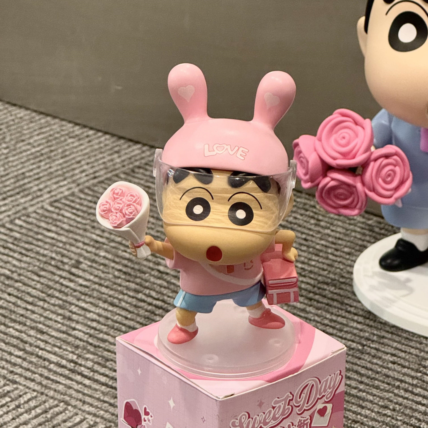 送花蜡笔小新系列盲盒周边创意桌面摆件手办公仔治愈摆件生日礼物,淘宝优惠券,粉丝福利购,淘宝优惠卷