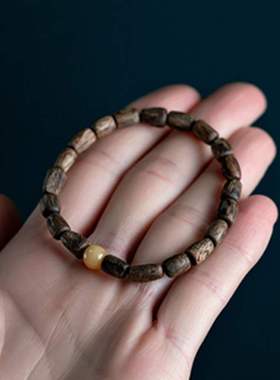 Natural Yazhuang Green Qinan Chenxiang 4 * 8mm Hand Chain S