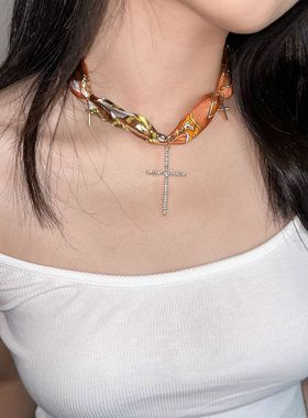 新款时尚高级感印花丝巾绑带项链小众设计感镶钻十字架吊坠颈链