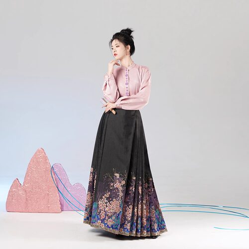 罗芙梦织造司原创明制汉服马面裙女套装2025新款搭配粉色立领上衣 - 图1