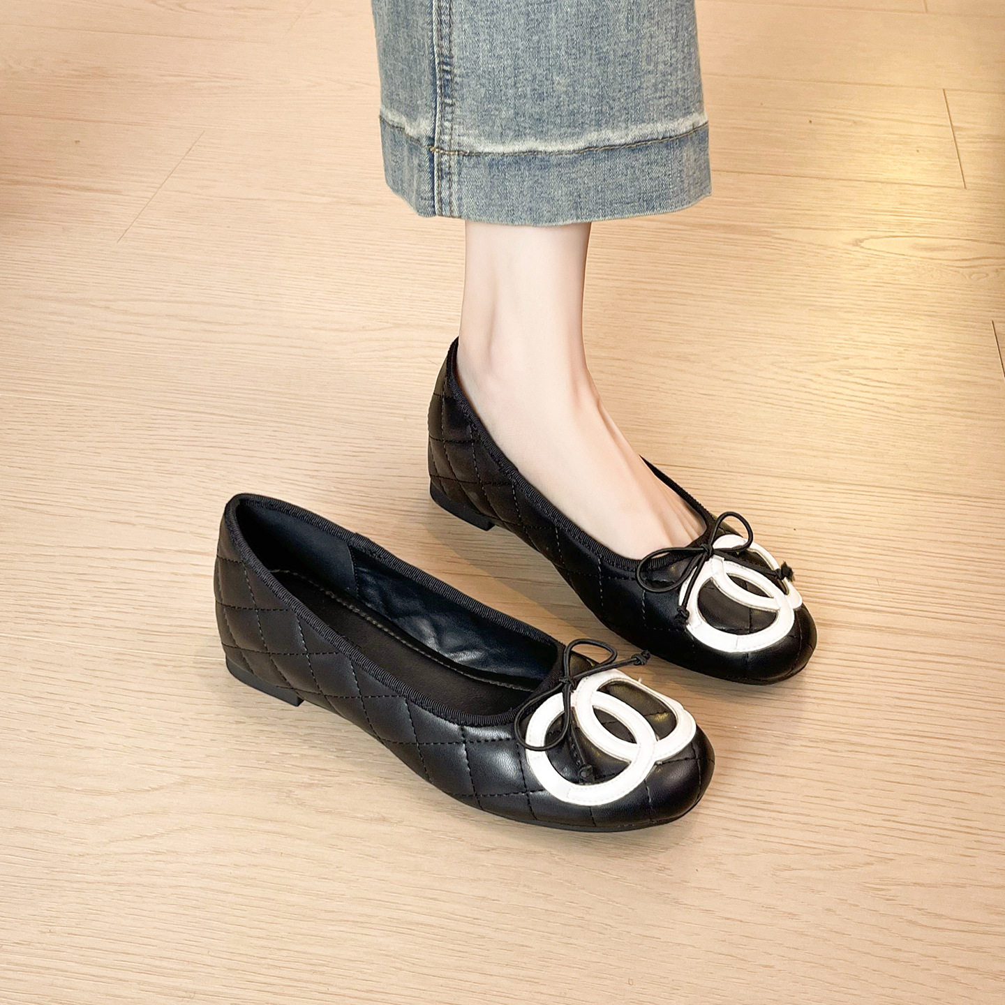 2025秋季新款真皮小香风黑白菱格芭蕾舞鞋女平底蝴蝶结单鞋中古风,淘宝优惠券,粉丝福利购,淘宝优惠卷