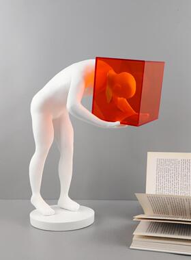 欧式轻奢抽象亚克力橙色囚笼人物雕塑树脂摆件客厅酒店家居装饰品