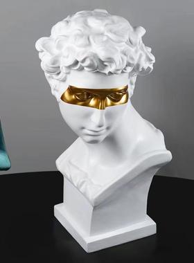 现代简约树脂大卫雕塑人物摆件客厅样板房电视柜玄关家居软装饰品