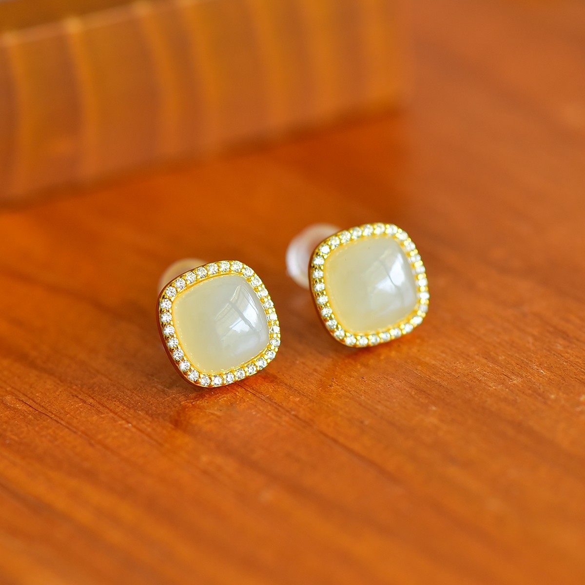 s925银镶和田玉方形鼓面耳钉,淘宝优惠券,粉丝福利购,淘宝优惠卷