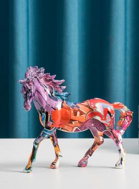 新品北欧骏马动物树脂摆件家居客厅书房办公室桌面水转印装饰