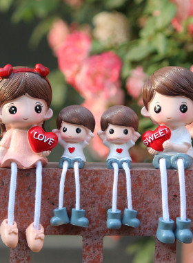 卧室客厅房间酒柜儿童房家装饰品摆设创意吊脚娃娃家居小四口