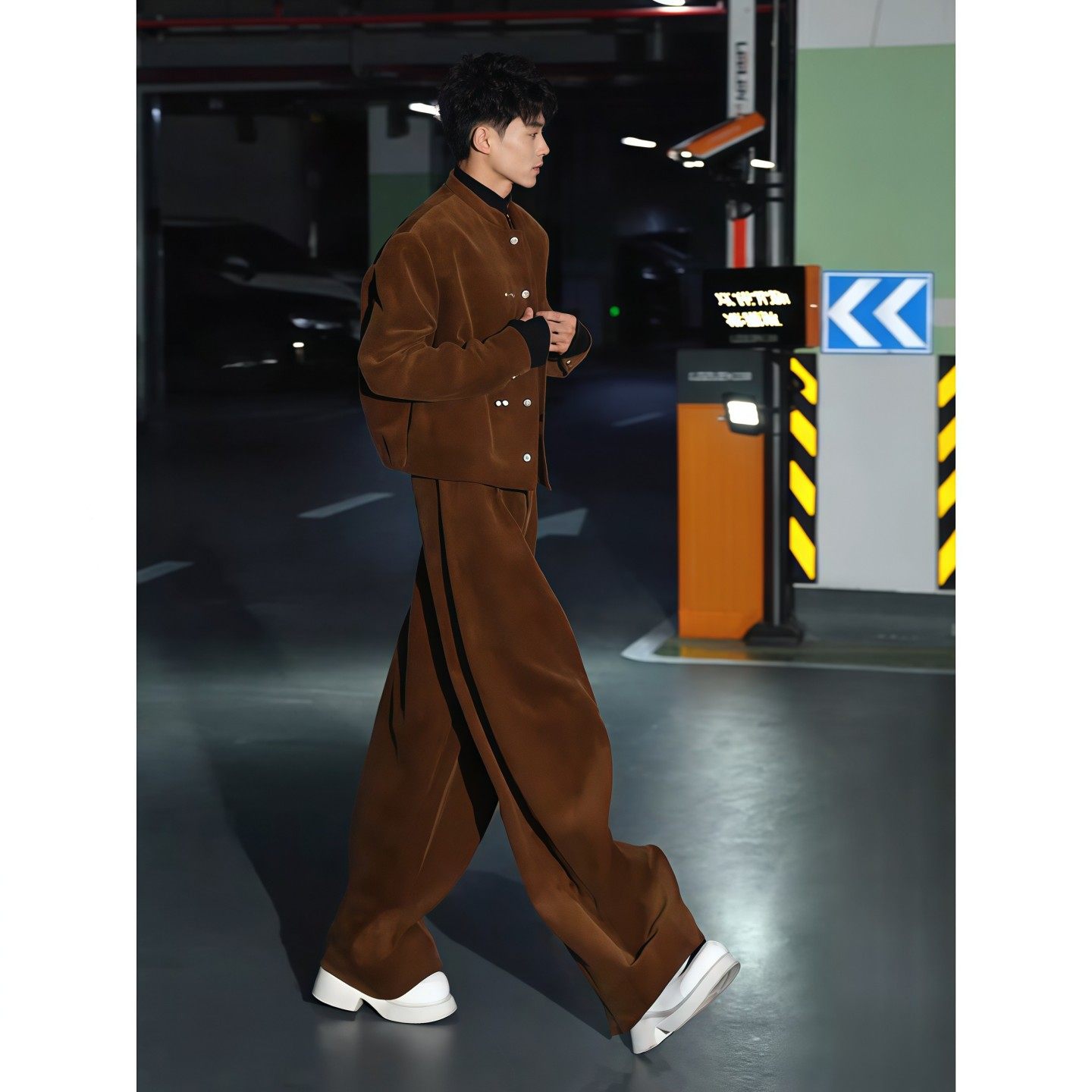 美拉德男士老钱风套装铆钉短款立领西服夹克阔腿弯刀裤高级感穿搭,淘宝优惠券,粉丝福利购,淘宝优惠卷