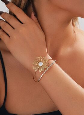 爆款时尚花朵设计感女士开口手镯轻奢小众设计感手饰女