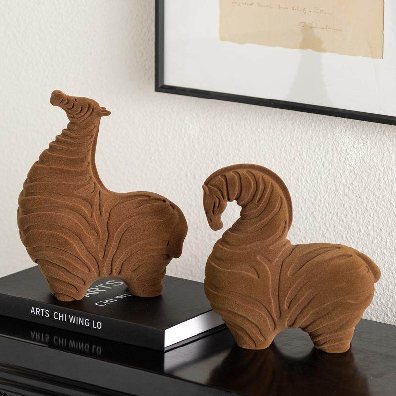 PHT高感时尚级植绒马客厅电斑柜酒柜开放格工艺品动物视摆件,淘宝优惠券,粉丝福利购,淘宝优惠卷