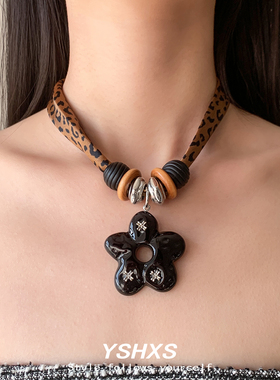 豹纹丝巾抽拉式花朵吊坠项链