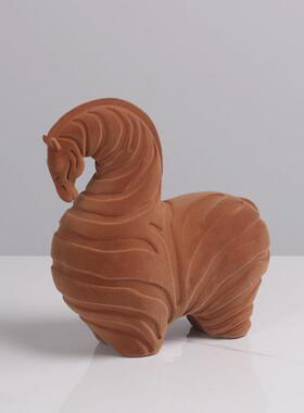 简约现代创意动物居家装饰可爱植绒马家居饰品摆件客厅酒柜样板房