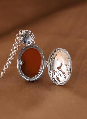 网红- S925银吊坠 复古做旧镂空牡丹花香囊香丸盒镶南红女坠饰品