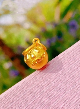 王府井官万珠宝设计师