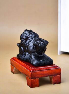 天然黑曜石牛拉白菜摆件