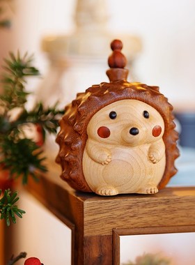 小刺猬摆件/可l爱实木摆件可爱创意可爱车载书房装饰礼物