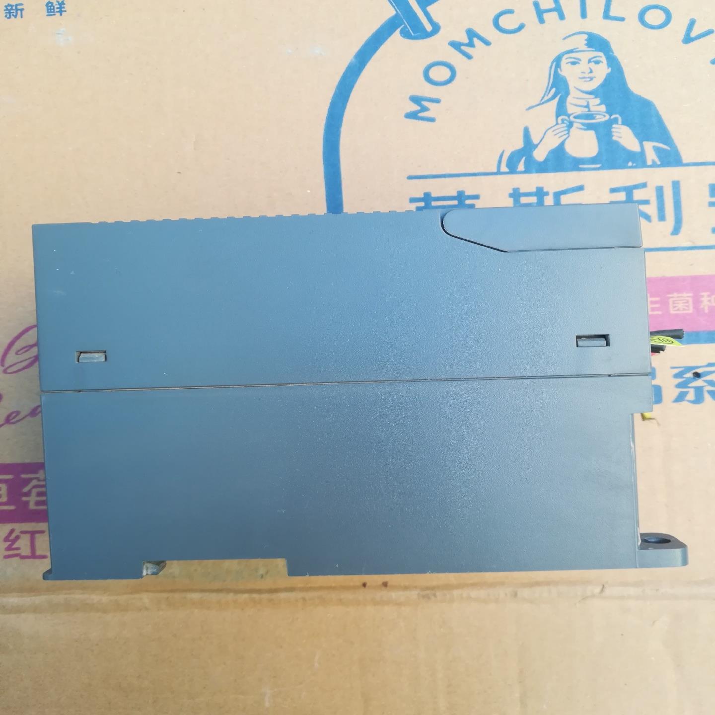 澳地特变频器AD200-T41R5GB/2R2PB,1.(崽崽配件) - 图0