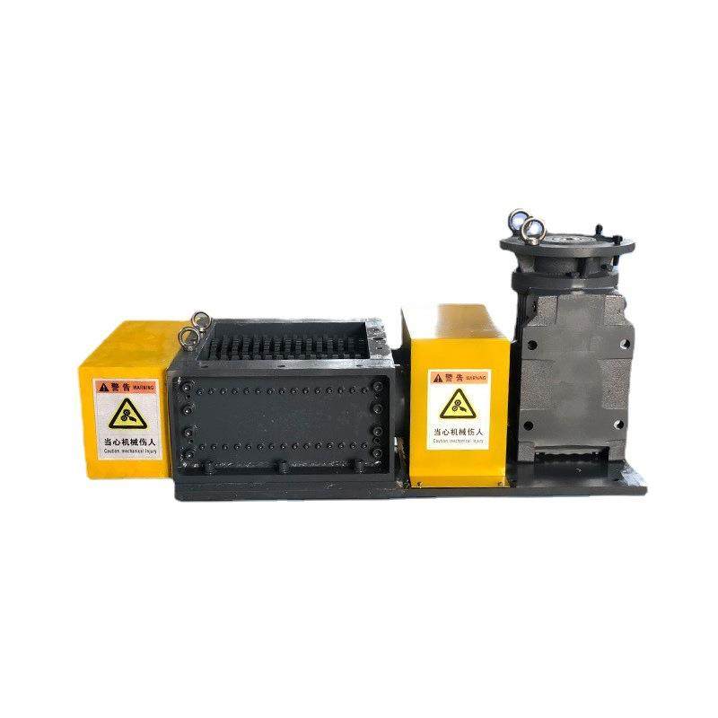 Nanjing multi-functional small shredding case dual-shaft cloth shredder industrial scrap wood crushing case