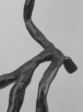 现代简约抽象铸铁托球人物雕塑摆件客厅玄关书房电视柜家居装饰品