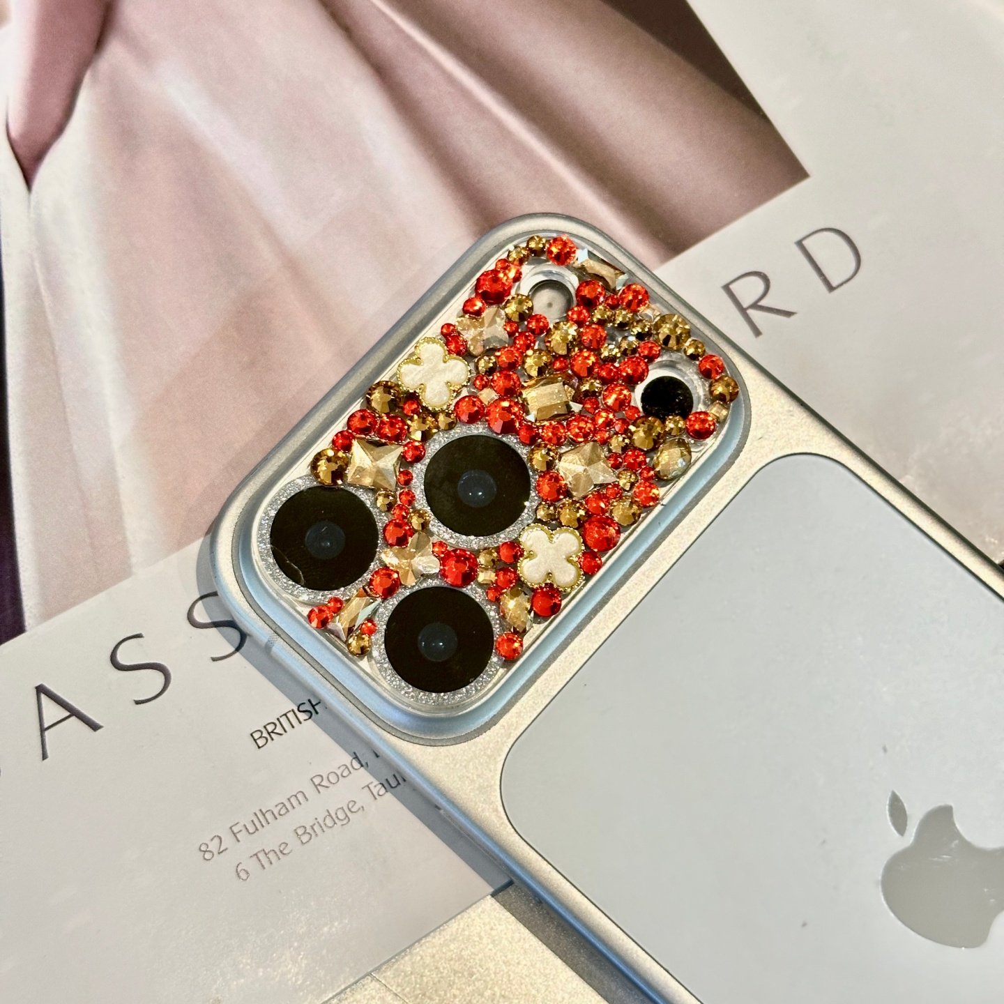 橙色幸运草满钻镜头贴适用苹果17promax镜头膜新款超闪镶钻iPhone17pro后摄像头彩钻保护圈17pm一体全包覆盖,淘宝优惠券,粉丝福利购,淘宝优惠卷