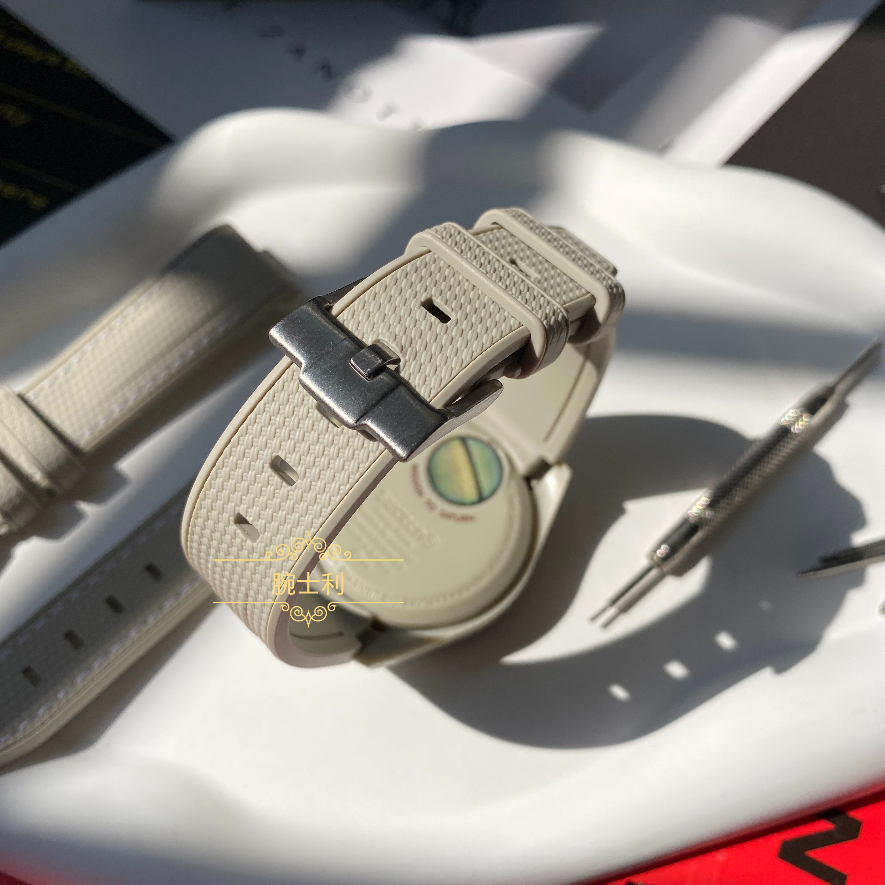 适配Swatch欧米茄联名表带omega Moonswatch土星液态硅胶蝴蝶扣20,淘宝优惠券,粉丝福利购,淘宝优惠卷