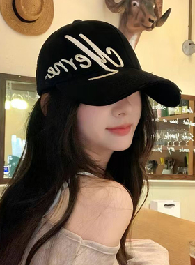 黑色字母加大硬顶显脸小鸭舌帽