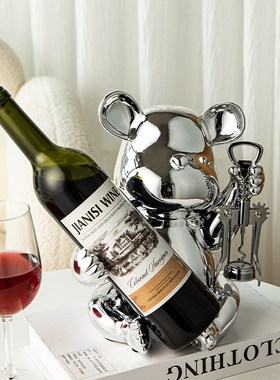 速发品奢架红酒熊摆件高档客厅酒柜装饰轻创意家居操作电视柜摆设