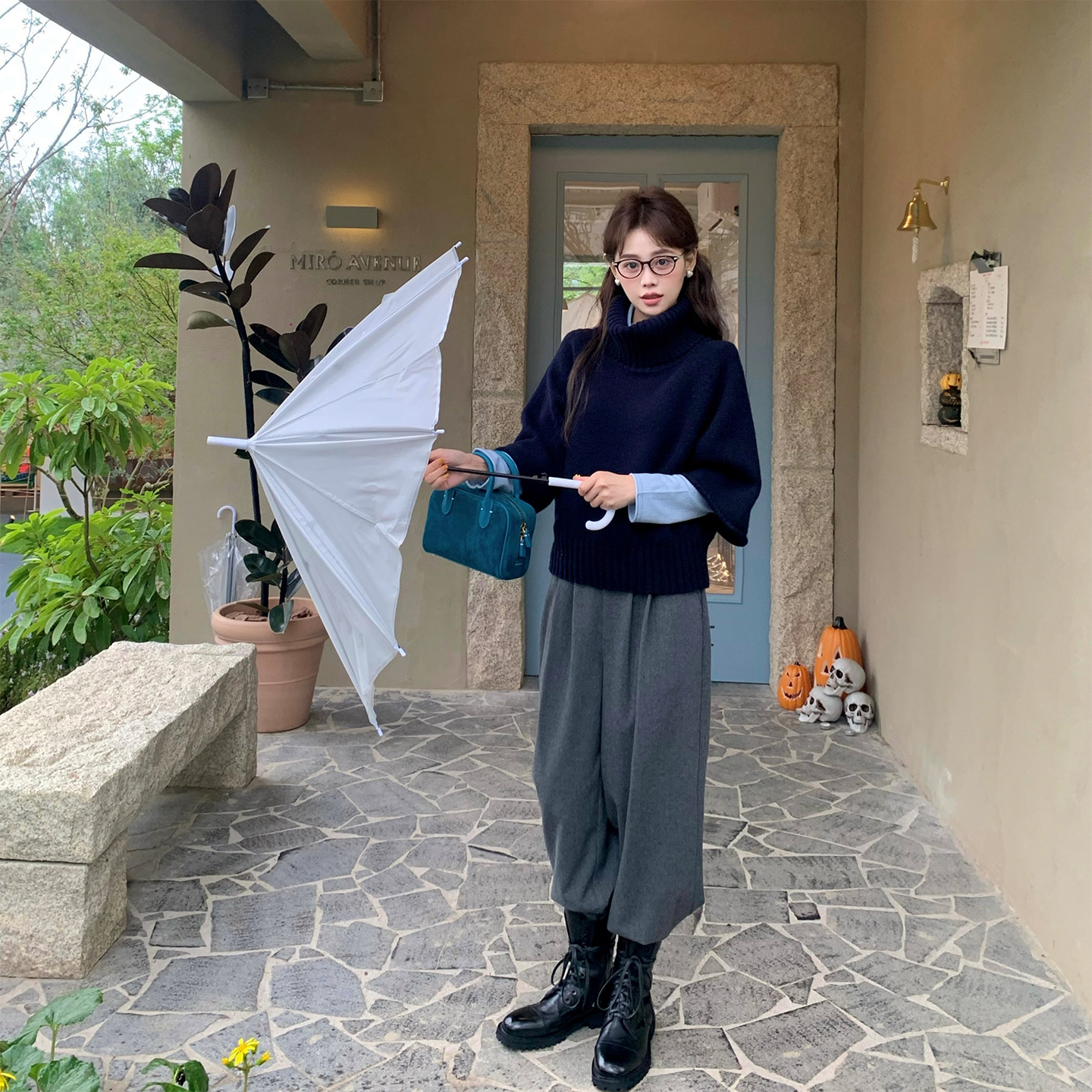 赵幺妹 冬日恋歌 米杏色蓝色高领套头毛衣斗篷针织衫上衣女冬 - 图3