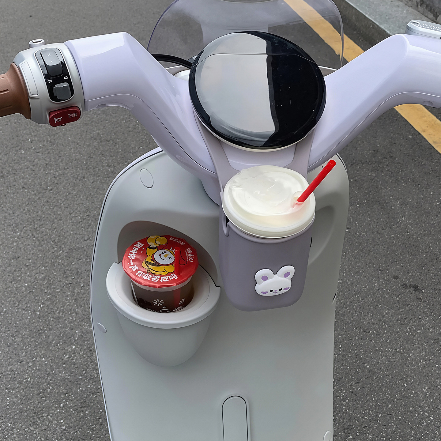Electric vehicle water cup holder for milk tea, electric bicycle handle, portable waterproof hanging bag, multifunctional bicycle water