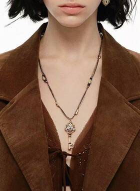 金色爱锁芯系列浮雕钥匙串珠编绳项链复古气质毛衣链时尚个性百搭