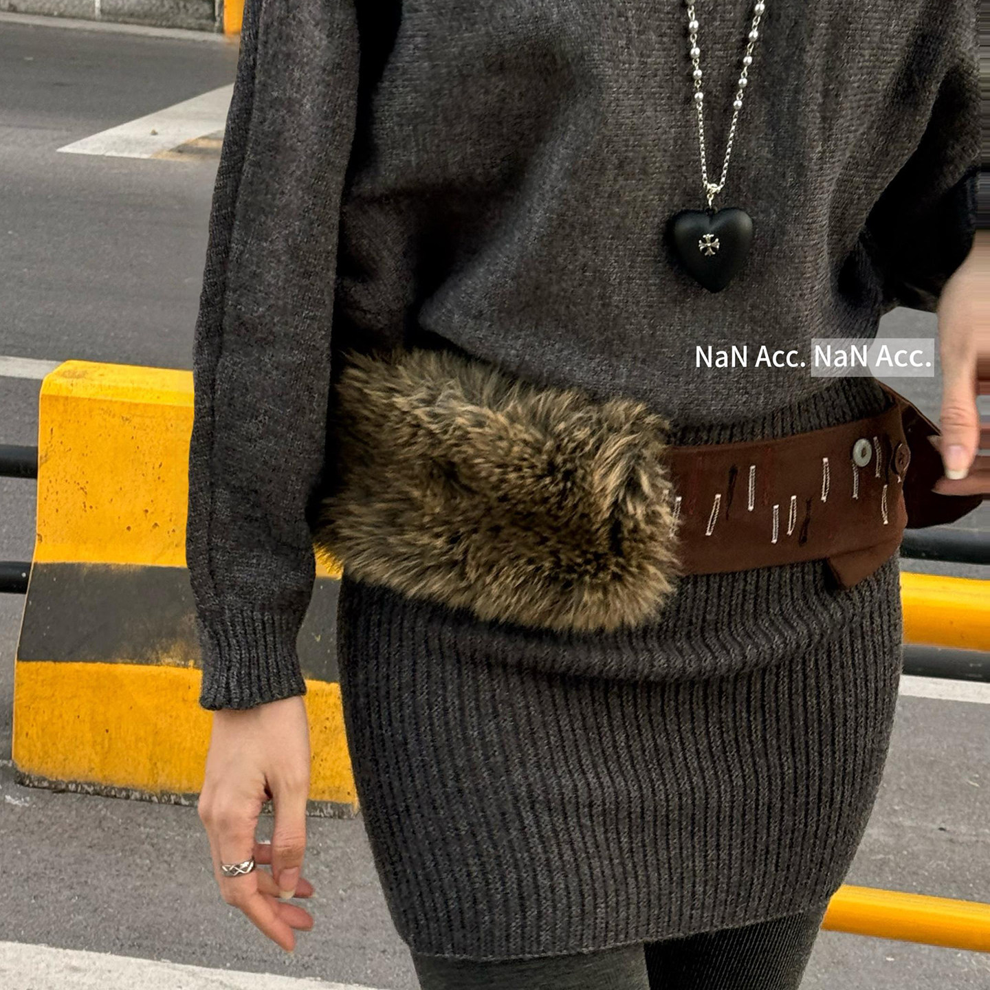 复古纽扣毛毛腰带女秋冬新款潮流时尚辣妹毛绒腰封百搭腰链配饰带,淘宝优惠券,粉丝福利购,淘宝优惠卷