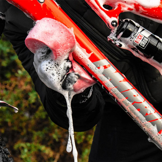 Super absorbent cleaning sponge mucoff does not damage the car body