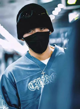 钛钢镂空十字架项链明星同款