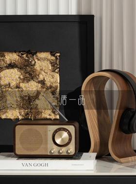 高级感样板间主卧床头柜装饰画意式软装组合饰品客厅飘窗茶几摆件