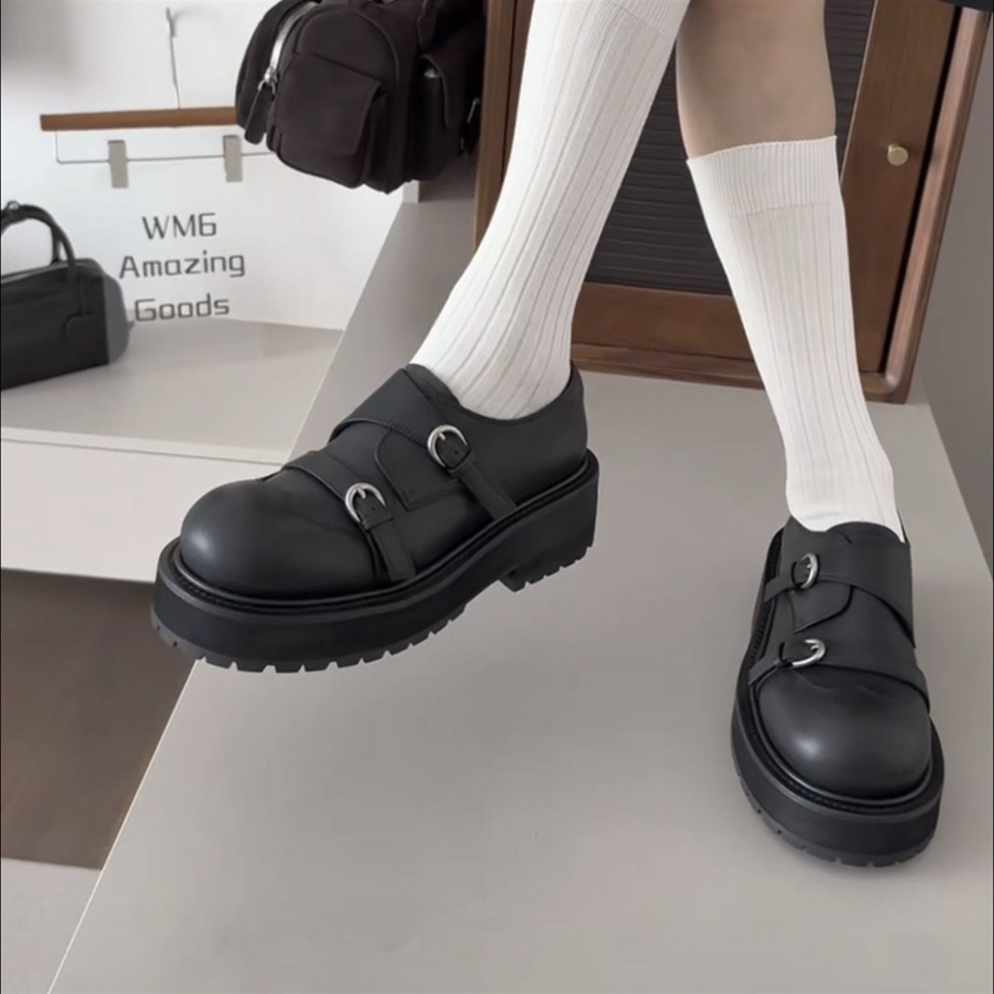 WM6女鞋欧洲站2025秋新款欧货真皮扣带圆头厚底英伦风乐福鞋单鞋,淘宝优惠券,粉丝福利购,淘宝优惠卷