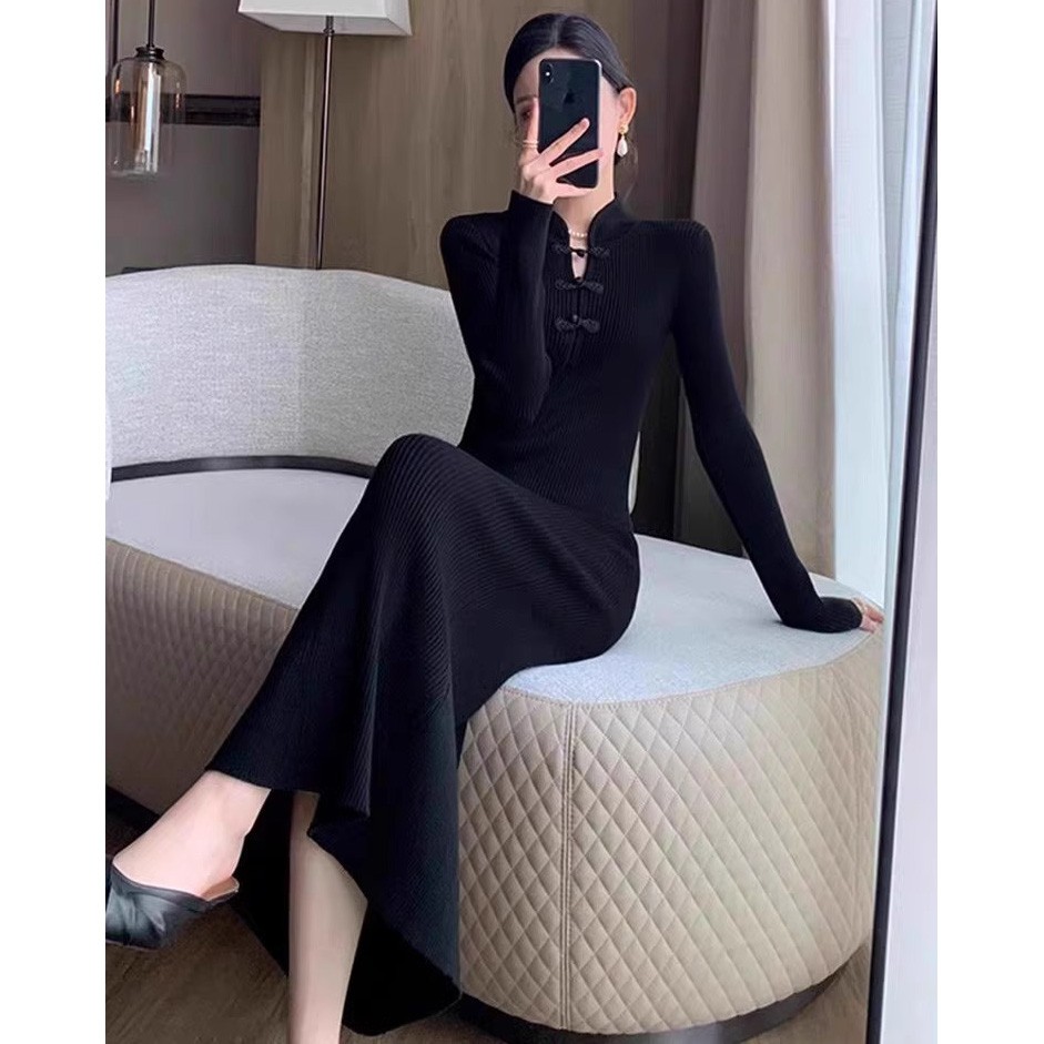 欧洲站2025新中式国风礼服小红裙气质赫本风红色针织连衣裙女秋冬 - 图3