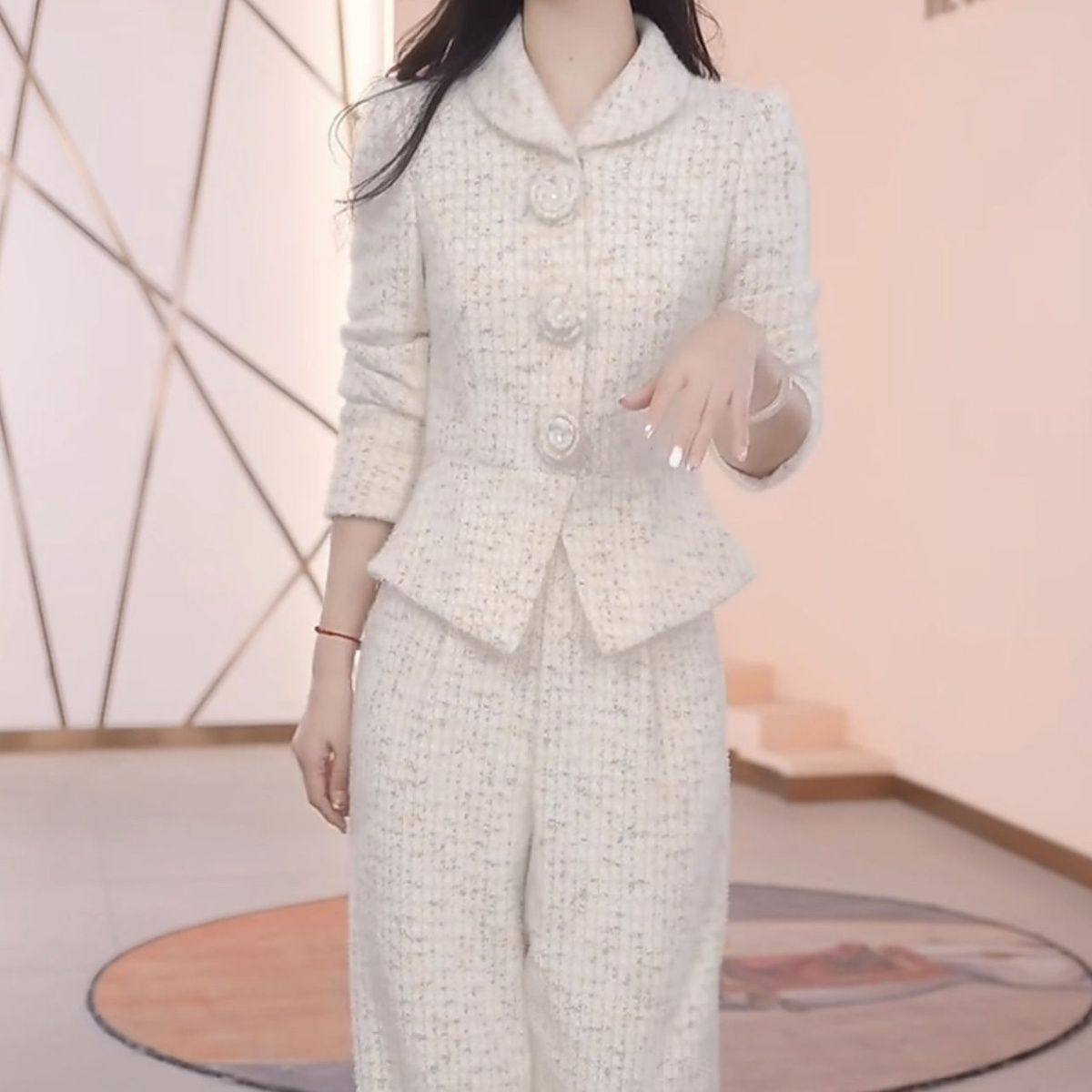 2025秋冬新款高级感时尚套装女小香风气质显瘦减龄上衣裤子两件套,淘宝优惠券,粉丝福利购,淘宝优惠卷