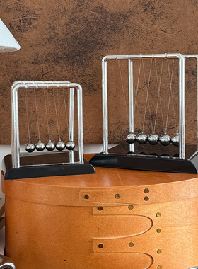 ins轻奢办公室解压碰撞球摆件