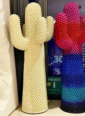 网红gufram仙人掌衣架落地大摆件玻璃钢雕塑商场店铺家居客厅装饰