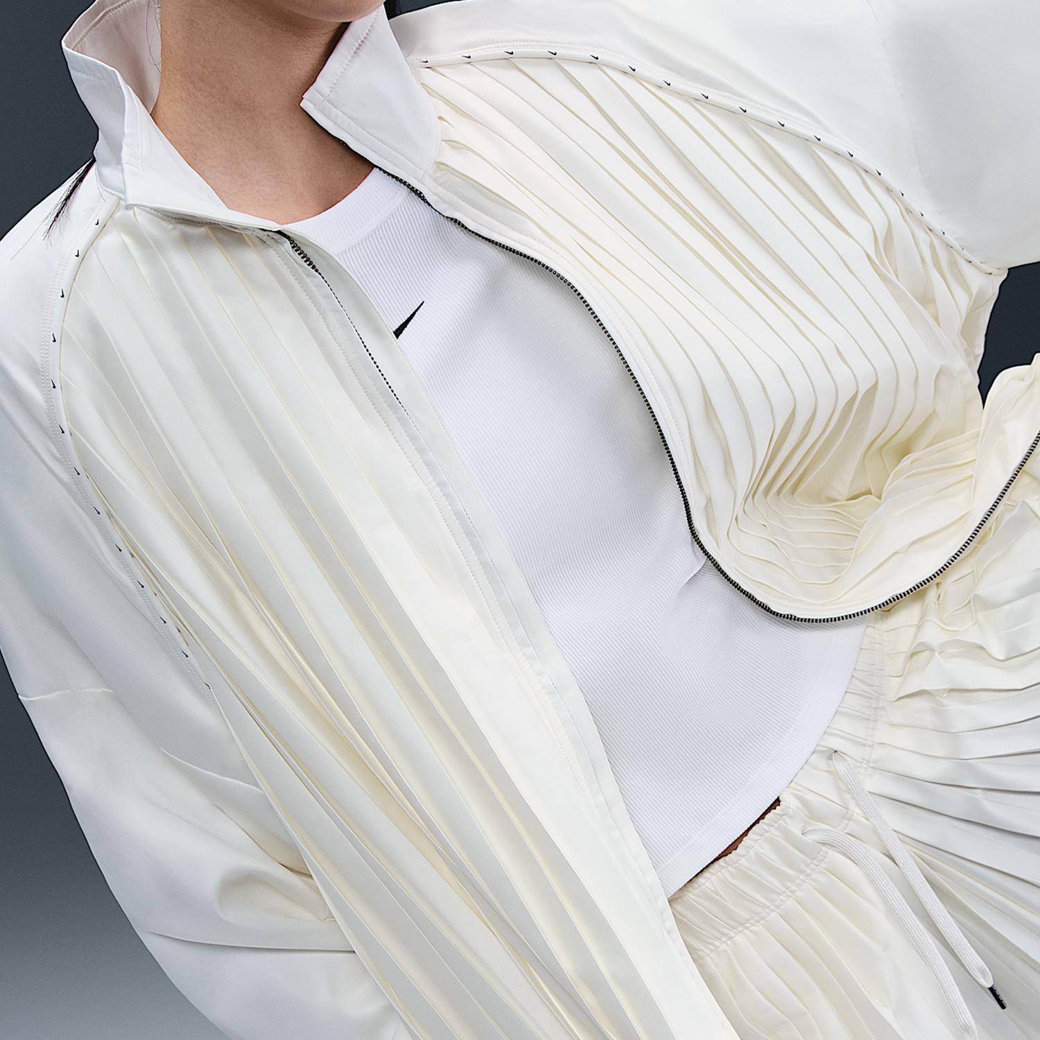 Nike/耐克正品Sportswear女士宽松简约时尚高领外套HJ0518-133 - 图2