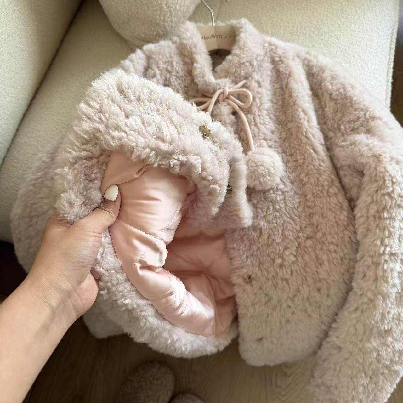 小文姐 W2370-手工毛球夹棉棉服超温柔韩系宽松休闲上衣女短外套,淘宝优惠券,粉丝福利购,淘宝优惠卷