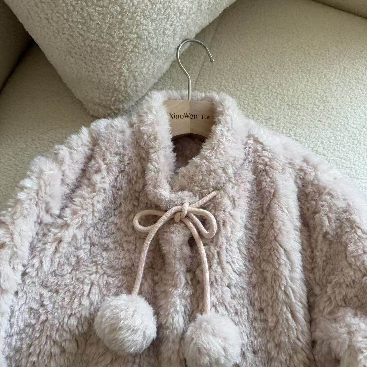 小文姐 W2370-手工毛球夹棉棉服超温柔韩系宽松休闲上衣女短外套,淘宝优惠券,粉丝福利购,淘宝优惠卷