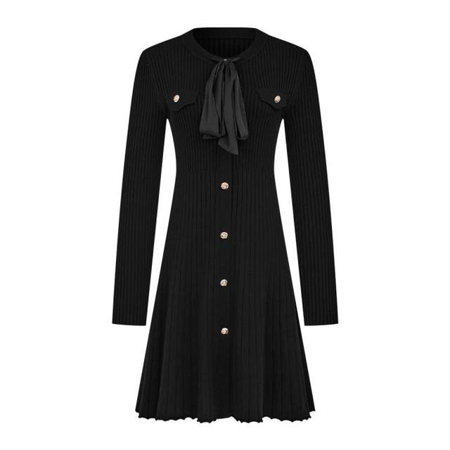 Mendes commuting neckline ribbon design