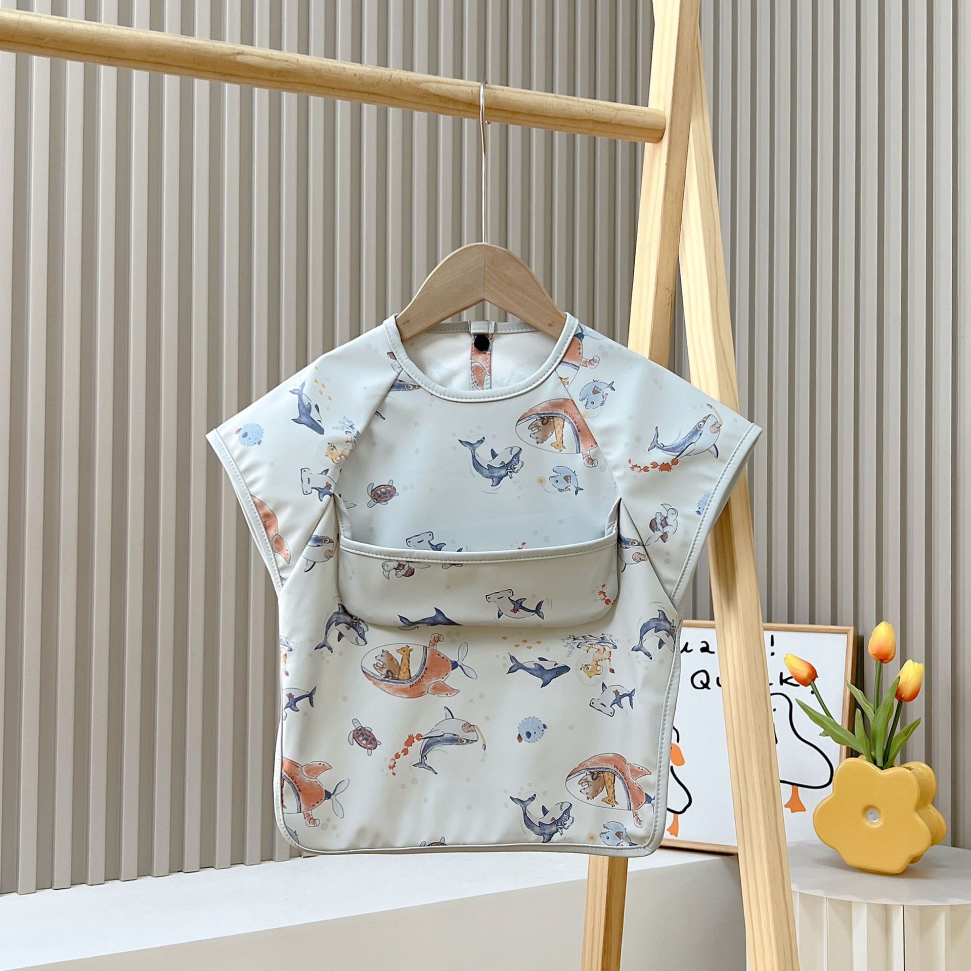 Baby bibs Danish children's reverse-dressing sleeveless PU smock waterproof rice pocket men's and women's baby food supplement anti-dirty apron