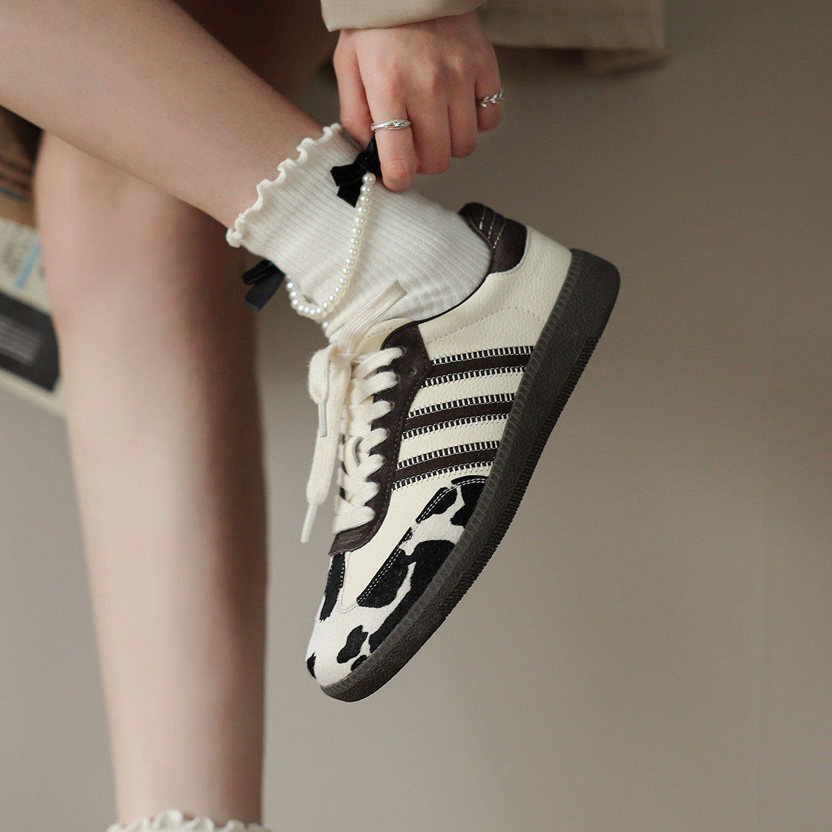 【冉言】颗颗 2024春新品小众奶牛纹德训鞋女可爱百搭休闲板鞋,淘宝优惠券,粉丝福利购,淘宝优惠卷